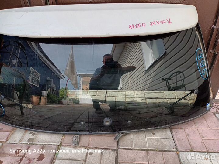 Стекло заднее