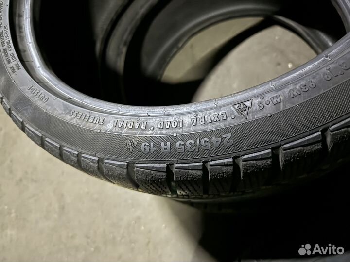 Continental ContiWinterContact TS 830 P 245/35 R19 93W