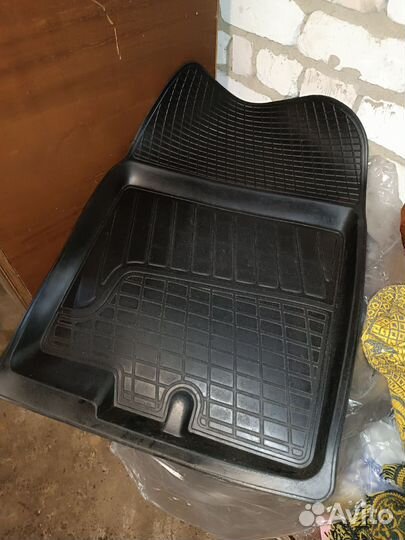 Автомобильные коврики резиновые
