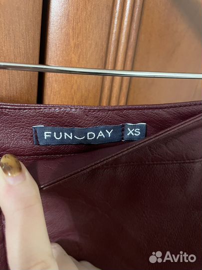 Юбка из эко кожи