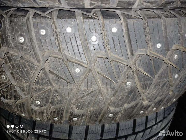 Goodyear Ultragrip 600 215/65 R16
