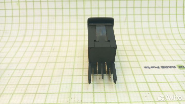 Кнопка обогрева заднего стекла Volkswagen Golf