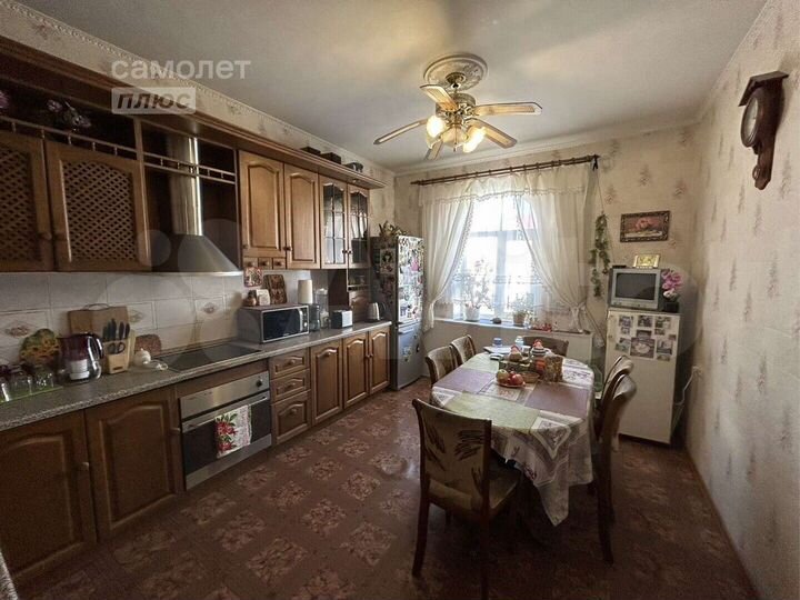4-к. апартаменты, 132 м², 2/2 эт.