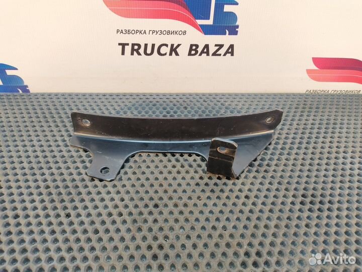 1673223 Кронштейн крыла правого правый Daf XF105