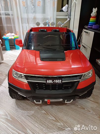 Детский электромобиль двухместный бу