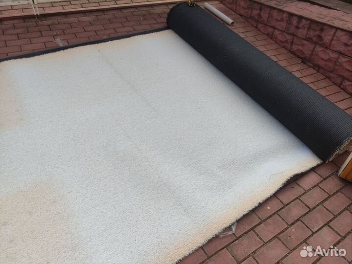 Искусственный газон белый