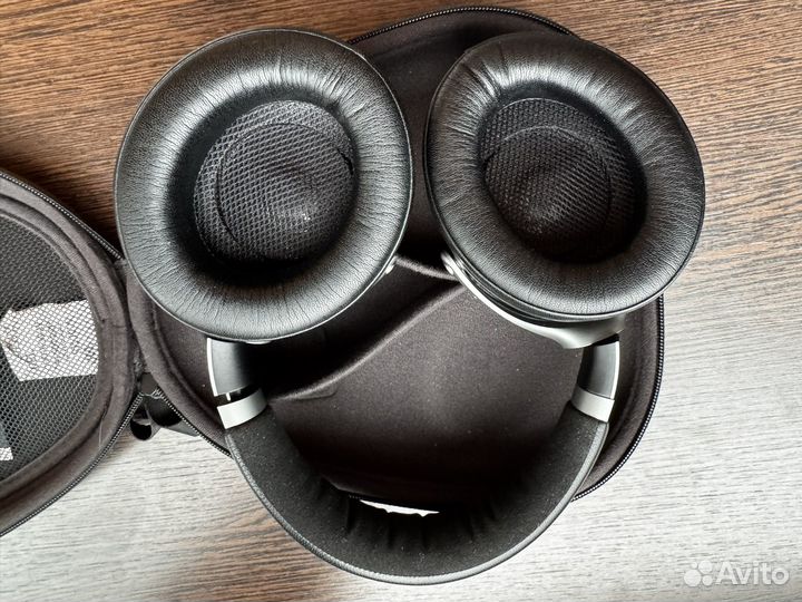 Беспроводные наушники Focal Bathys