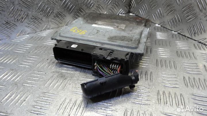 Блок управления двигателем Volkswagen Passat