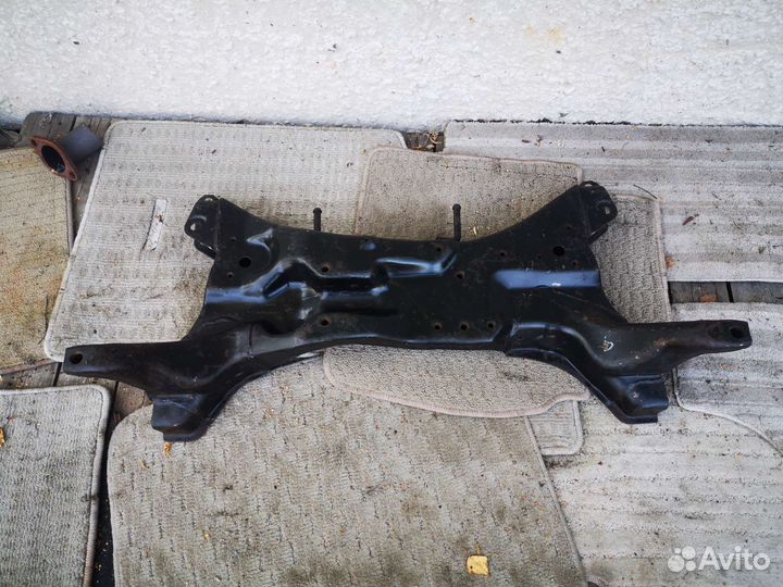 Подрамник Mitsubishi Lancer 9 MR510285