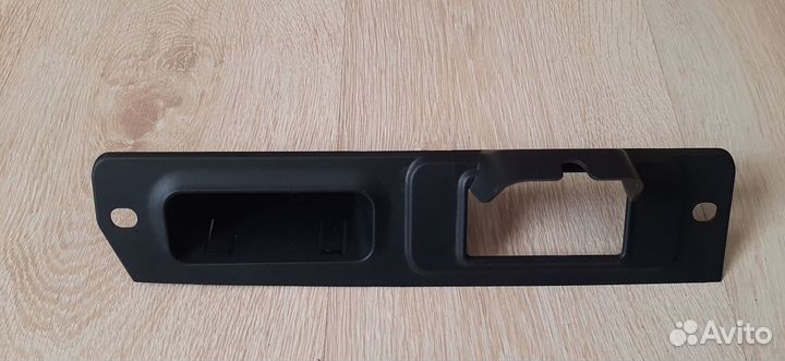 Накладка замка багажника Mercedes C-Clas W203 купе