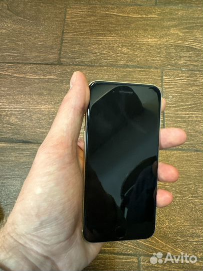 iPhone SE (2022), 64 ГБ