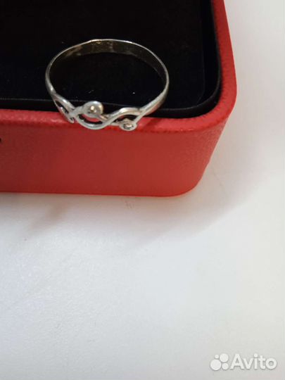 Серебряное кольцо женское