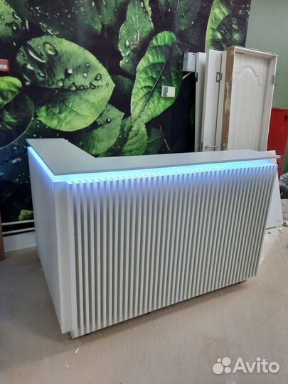 Стойка ресепшн