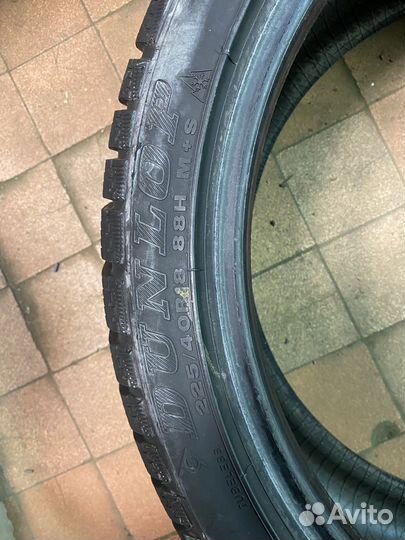 Dunlop SP Winter Sport M2 225/40 R18 и 265/35 R18 93M