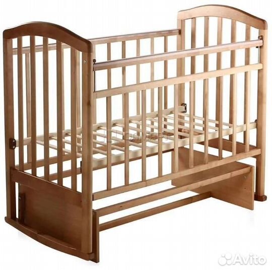 Детская кроватка с маятником