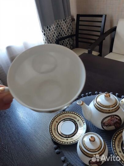 Фарфоровый чайный сервиз