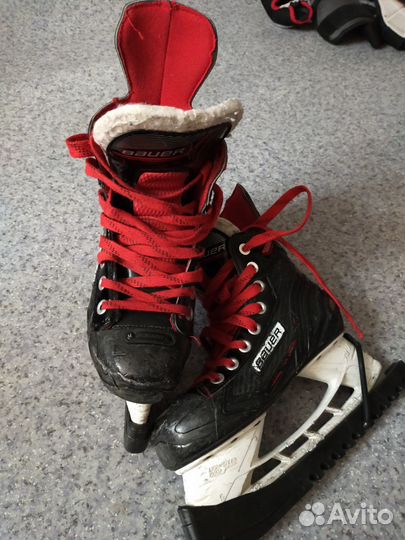 Коньки хоккейные