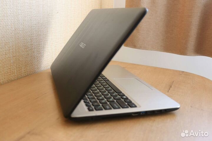 Быстрый Asus 4 ядра, 4gb, hd605, ssd 250