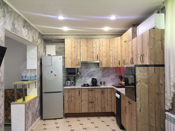 2-к. квартира, 75 м², 1/5 эт.