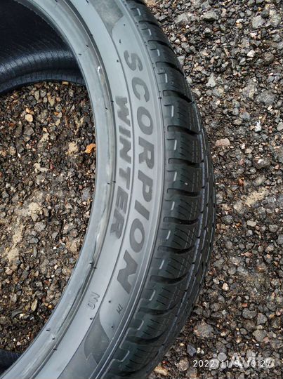Pirelli Scorpion Winter 305/35 R21