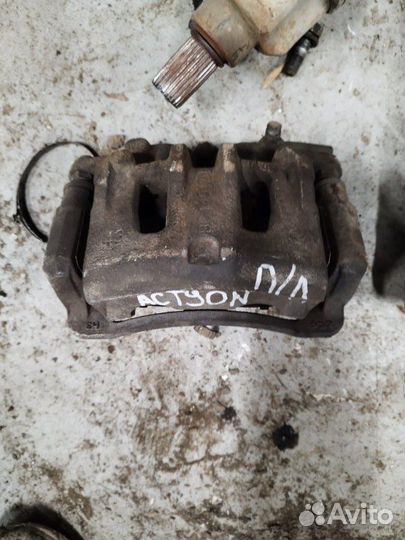 Суппорт тормозной передний левый Ssangyong Actyon