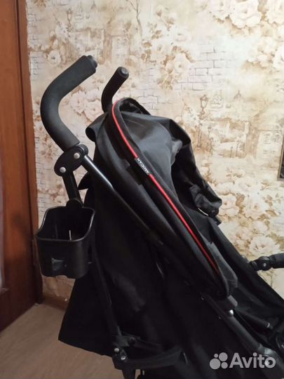 Прогулочная коляска трость