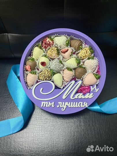 Клубника в шоколаде день матери съедобные букеты