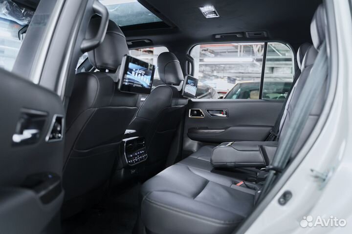 Toyota Land Cruiser 3.5 AT, 2024, 2 км