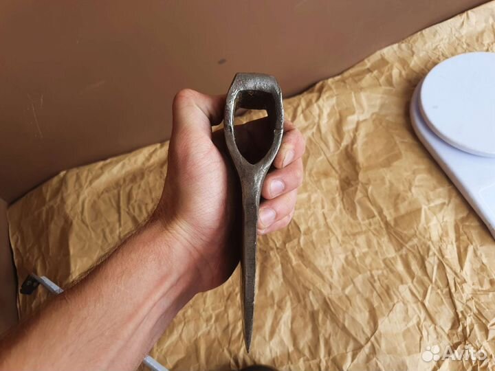 Топор кованый 2011