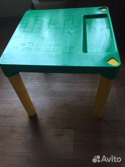 Детский столик