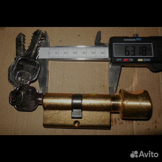 Цилиндровый механизм Замок ключи