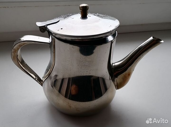 Чайники, сервизы,графин набор