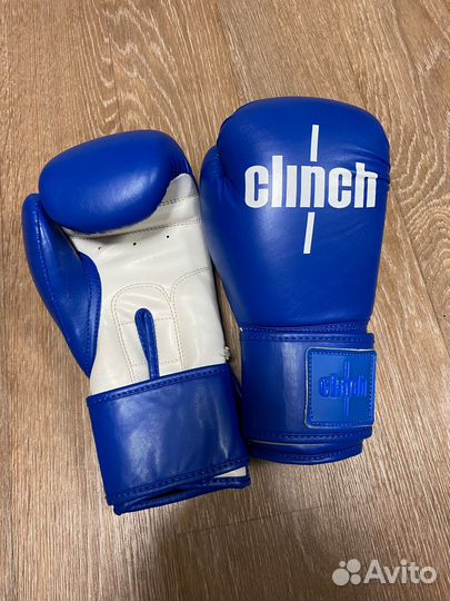 Боксерские перчатки, шлем, защита голени, ракушка