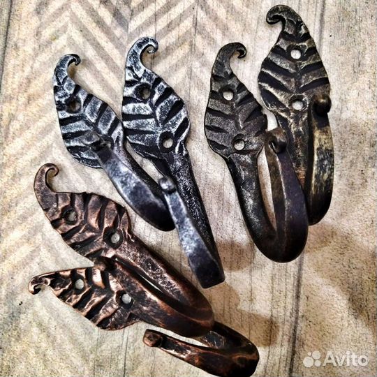 Крючок кованый вешалка