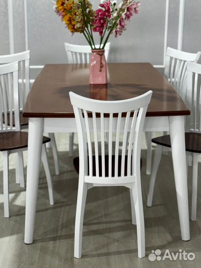 Стол со стульями