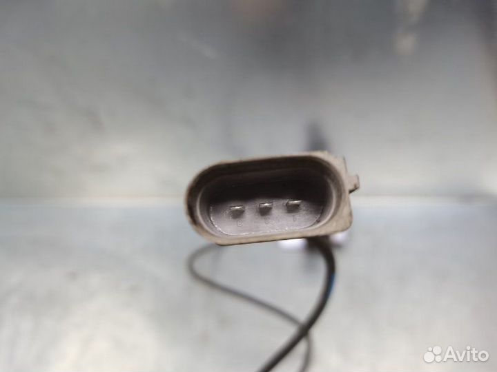 Датчик положения коленвала Volkswagen Passat B5