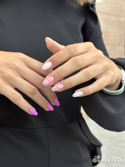 Маникюр в салоне
