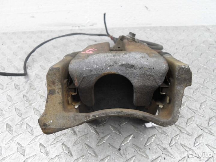 Суппорт задний левый Volkswagen Passat CC 357