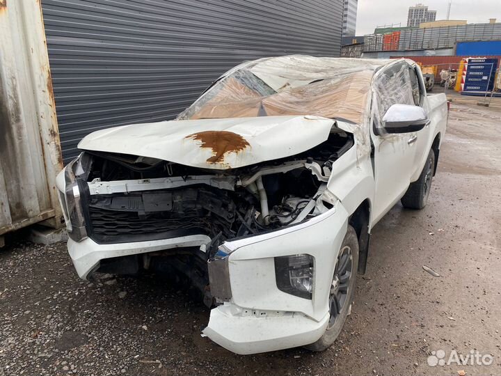 Mitsubishi L200 2.4 МТ, 2020, битый, 105 000 км