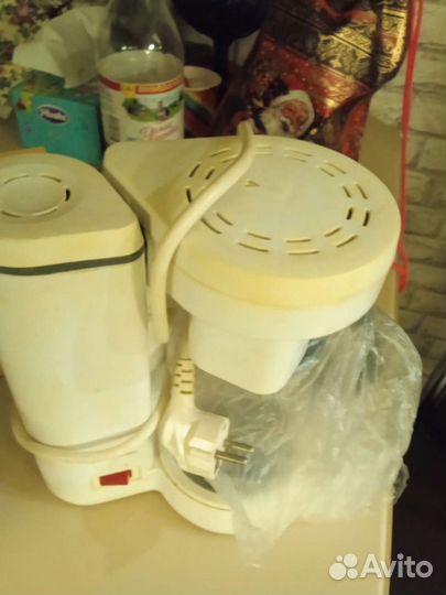 Кофеварка vitek б.у,в рабочем состоянии