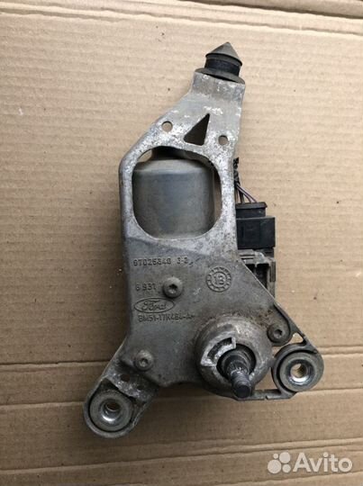 Моторчик стеклоочистителя левый Fopd Focus 3