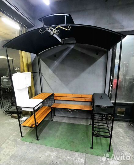 Мангал с лавочкой и умывальником