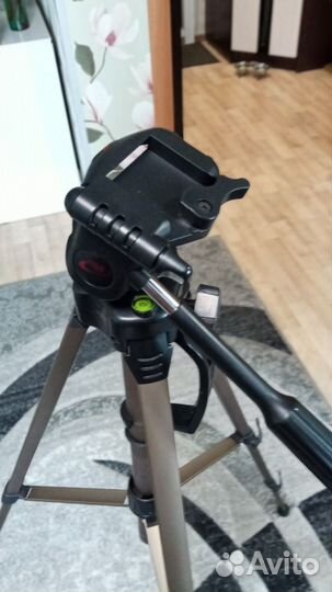 Штатив для фотоаппарата профессиональный