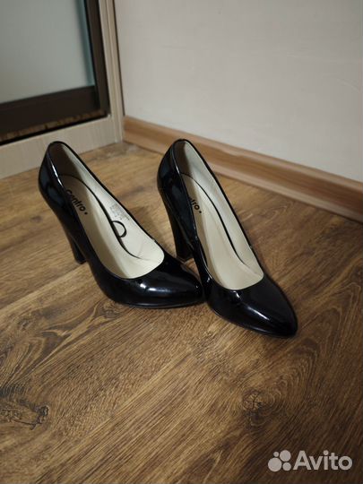 Туфли женские на каблуке