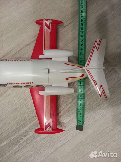 Самолет игрушка
