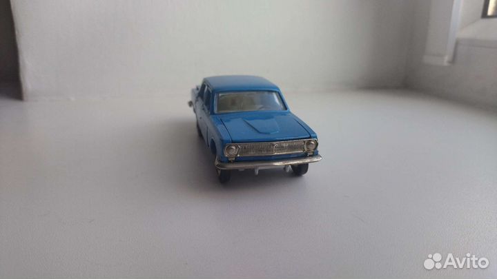 Модель СССР А14 без ми 1/43 Волга газ 24