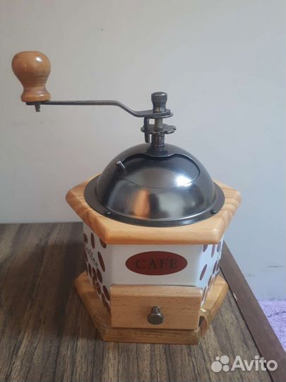 Кофемолка жерновая ручная