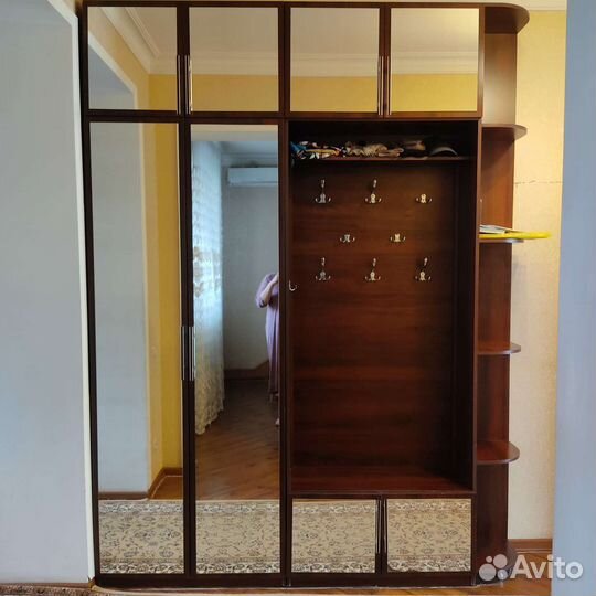 Прихожий шкаф