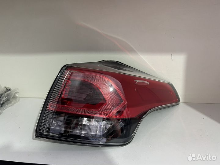 Фонарь Toyota RAV4 с 2015- по н.в Оригинал