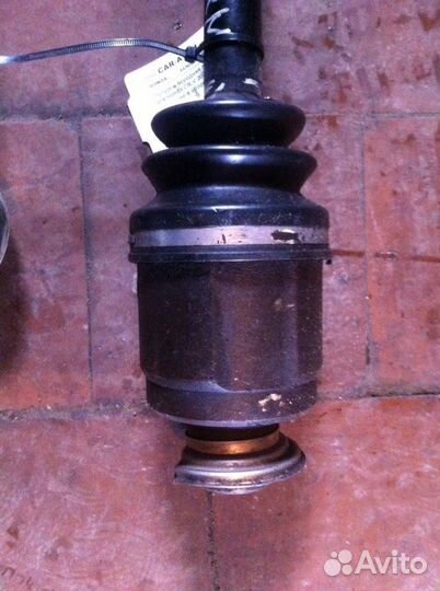 Вал приводной (Полуось) передний правый Honda Cr-V